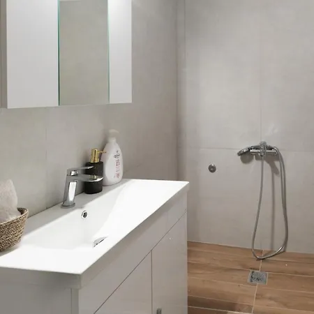 Royal At Agia Sofias Appartement
