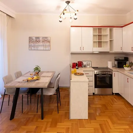 Royal At Agia Sofias *