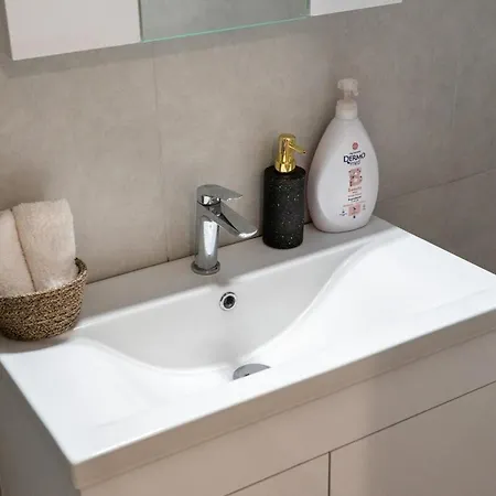 Apartament Royal At Agia Sofias Salonic