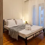 Royal At Agia Sofias Apartamento Tesalónica