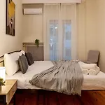 Apartamento Royal At Agia Sofias Tesalónica