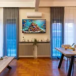 Apartamento Royal At Agia Sofias Tesalónica